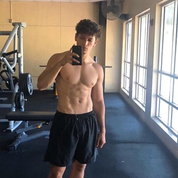 Meet your Posher, Josh - Picture 1 of 1